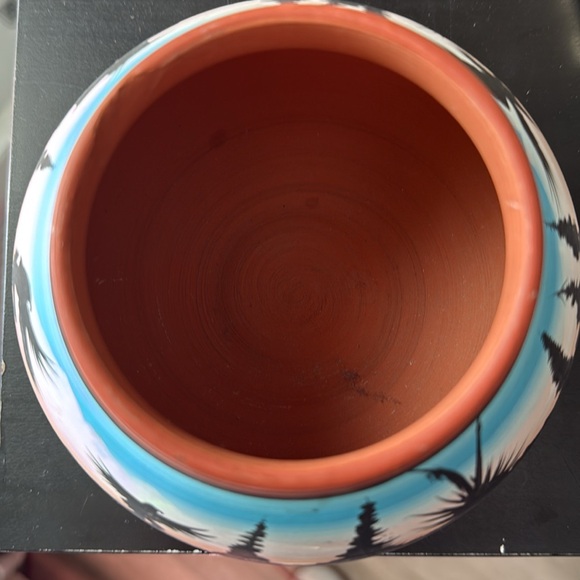 Handmade Native American pottery - Picture 11 of 14